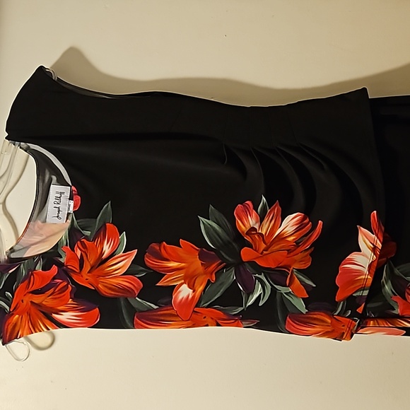 BEAUTIFUL Joseph Ribkoff dress - Picture 3 of 8